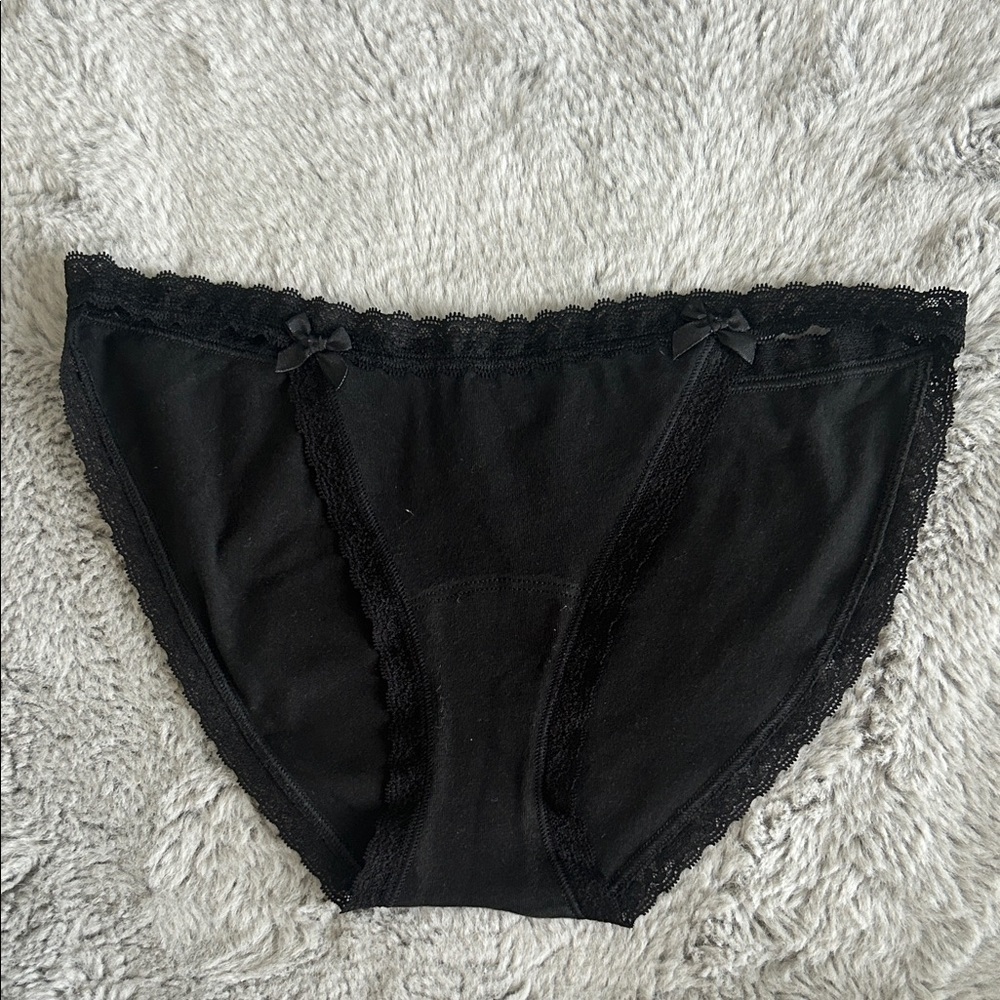 Victoria's Secret Lace Trim Low Rise String Bikini Panty M